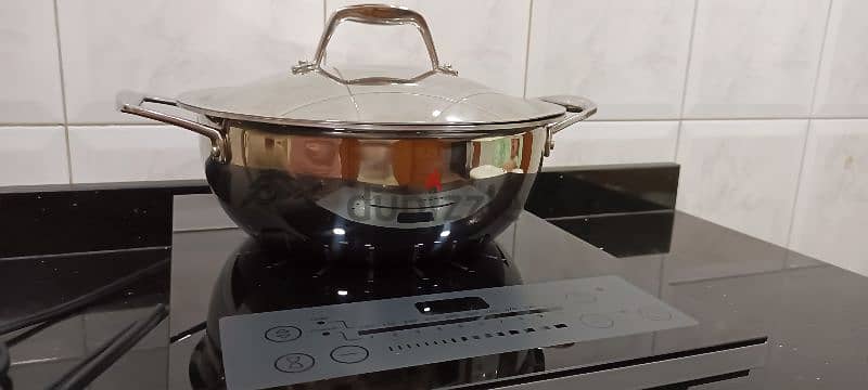 Induction stove + free pot 3