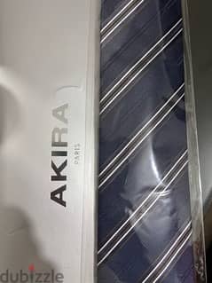cravate Akira