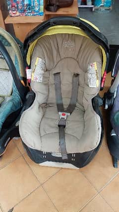 carseat Graco with base كرسي سيارة مع قاعدة 3 ارتفاعات