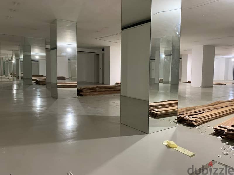 2200m2 showroom for rent in Dbayehصالة عرض للإيجار في ضبية Prime Locat 2