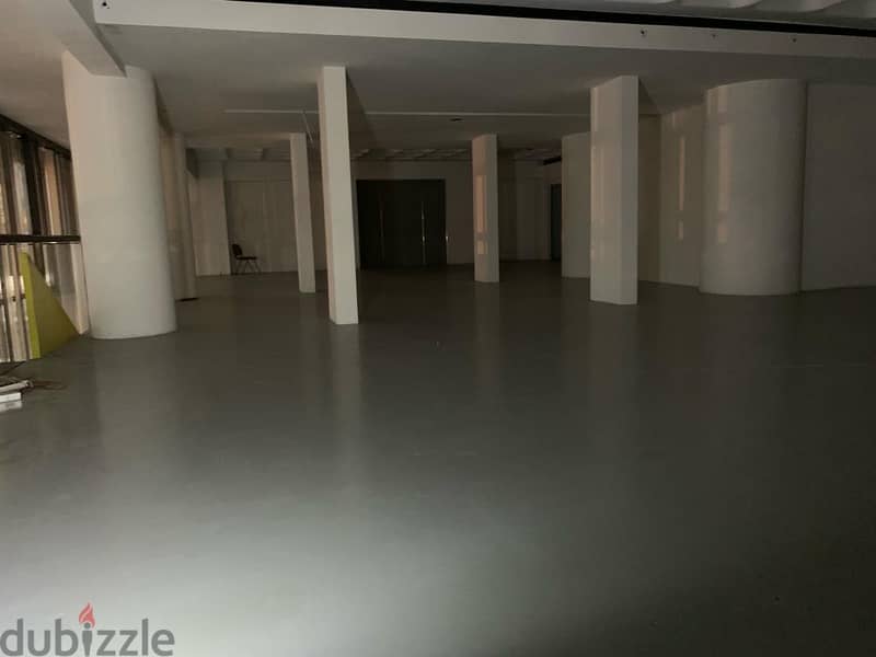 2200m2 showroom for rent in Dbayehصالة عرض للإيجار في ضبية Prime Locat 7