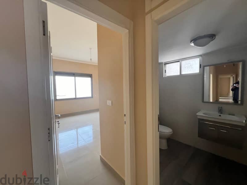 220m2 apartment 4bedrooms& Sea View for sale in Zalka Prime Location 1