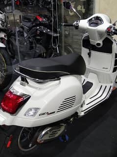 Vespa gts 300 super model 2023 keyless dealer warranty