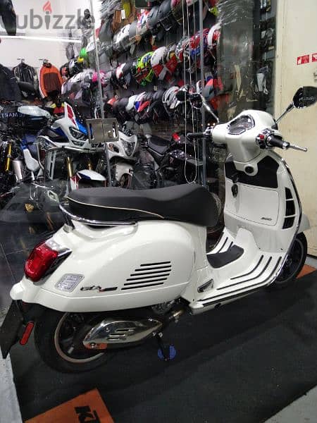 Vespa gts 300 super model 2023 keyless dealer warranty 3