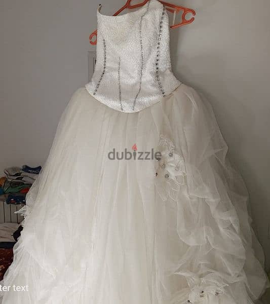 Wedding Dress size Small.  from 50 to 60 kg. 4