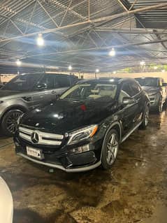 gla 2015 black clean carfax 4×4