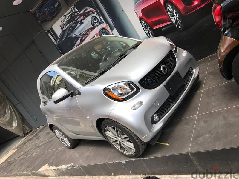 Smart Fortwo EQ  model:2019 , 5000 miles only 1