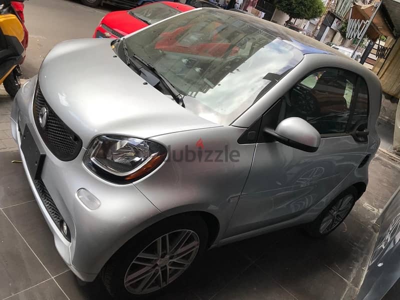 Smart Fortwo EQ  model:2019 , 5000 miles only 3