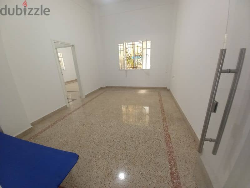 Polyclinic or office in Bourj hammoud for rent in a Prime Location!! 1