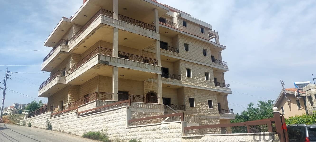 Rent or Sale: Land and Old Building in Zahle Ksara Near Super Jus 1