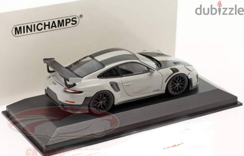 Porsche GT2 RS diecast car model 1;43. 4
