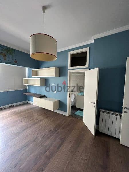 Spacious l 250 SQM Apartment in Ramlet El Bayda . 15