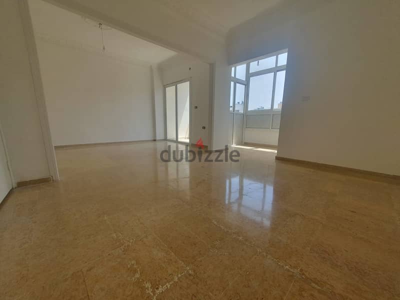 Apartment for sale in Sanayehشقة للبيع في الصنايع 0