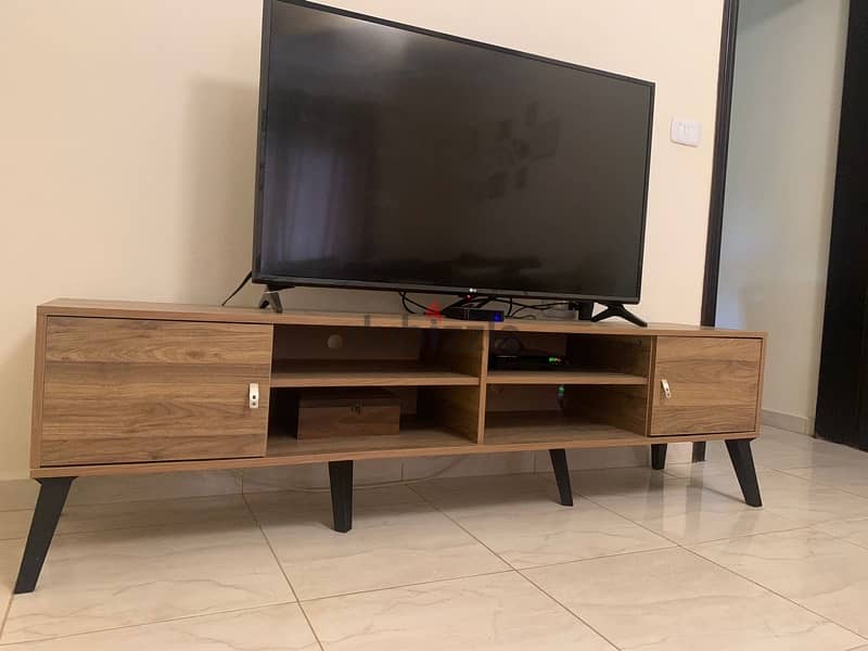 tv unit 0