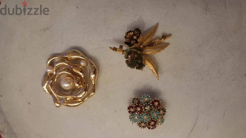 9 Broches Antiques 2