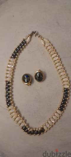 many choice of necklaces with earrings antiques 0