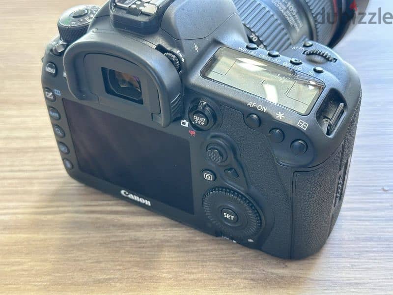 Canon EOS 5D Mark IV DSLR 0