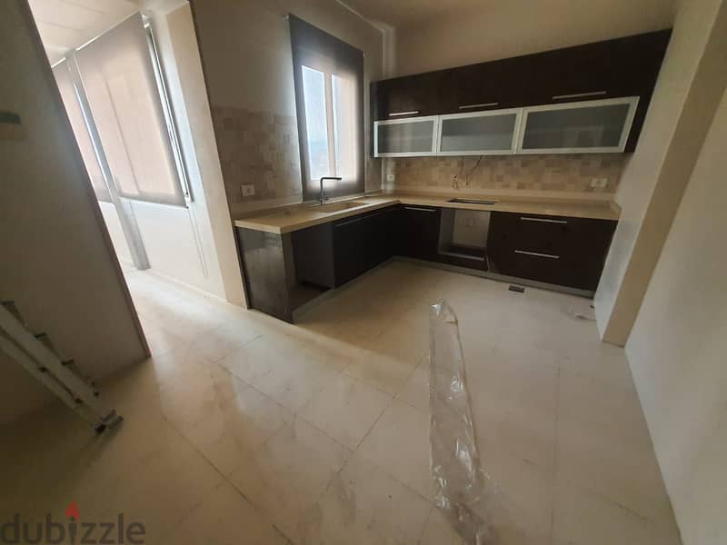 Apartment for rent in zoukak el blatشقة للإيجار في زقاق البلاط 4