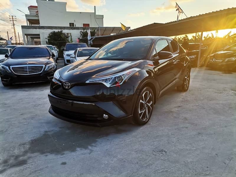 Toyota C-HR 2018, 40 mile only, super clean, full options, (03/689315) 1