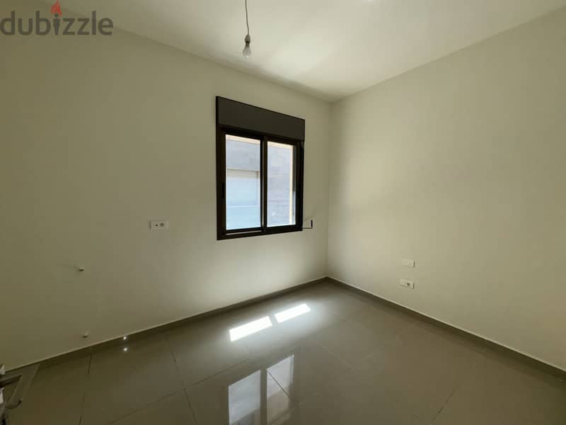 RWK258JS - Well Maintained Apartment For Sale In Ballouneh 5
