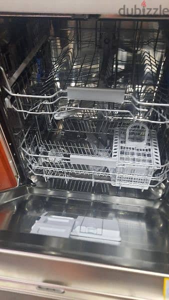 microwave and dishwasher like new (dishwasher is used only once) 2