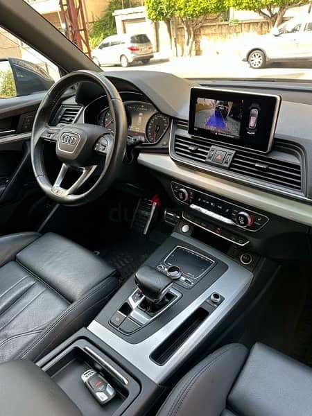 Audi Q5 Quattro S-line 2018 gray on black (clean carfax) 8