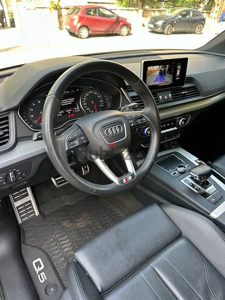 Audi Q5 Quattro S-line 2018 gray on black (clean carfax) 9