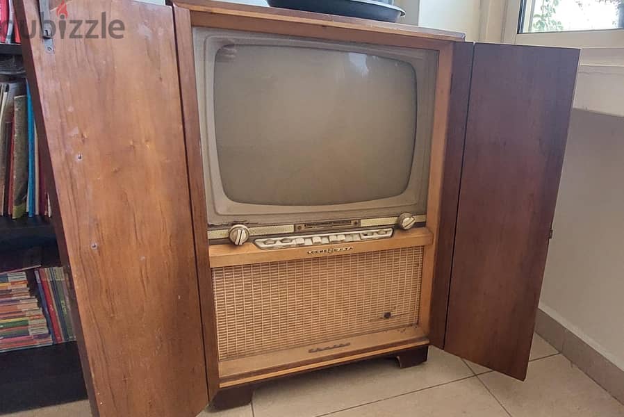 Vintage Loewe-(Opta) Television Receiver (TV) or Monitor 0