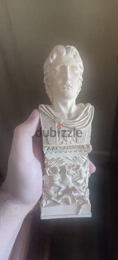 alabastrine Greek bust statue 0