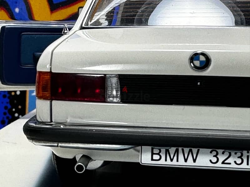 1/18 diecast Autoart RARE BMW 323i 1977 Alpine White #75111 MINT 10