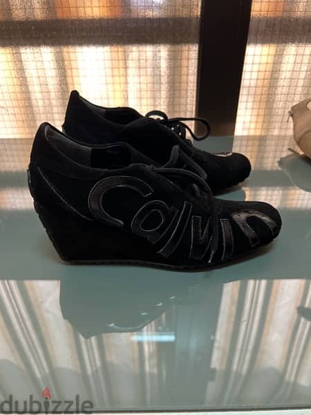 black sport shoes with heel size 38 3