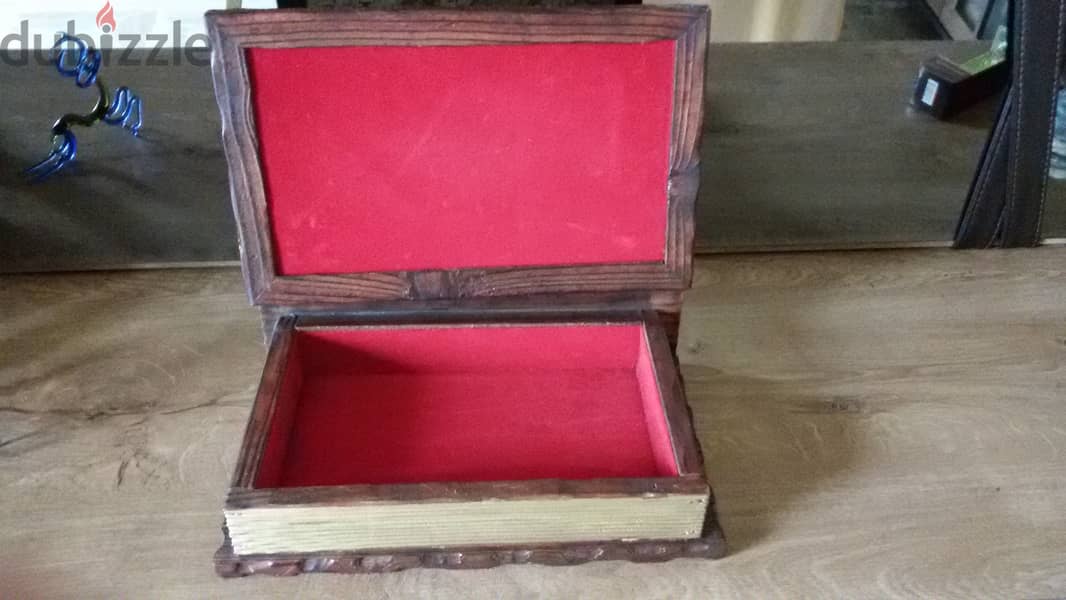 Dark Brown Wooden Cigar Box 1