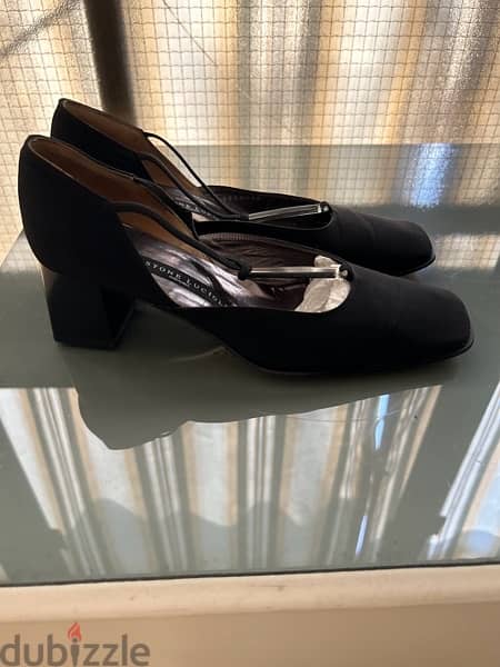 italian medium heel black shoes 3