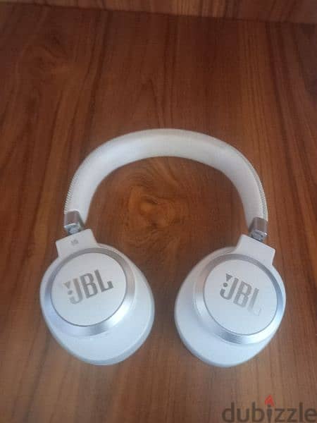 JBL Live 660NC open box headphones 1