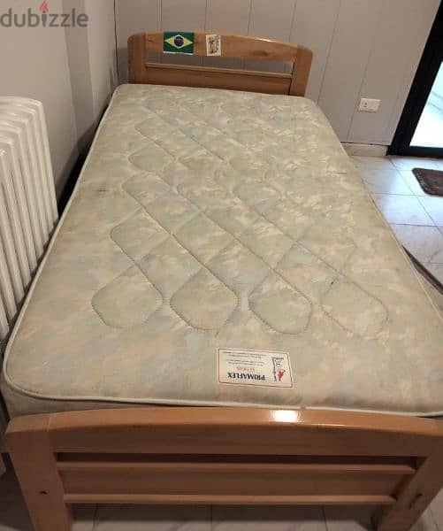 Bed with a Primaflex mattress 0