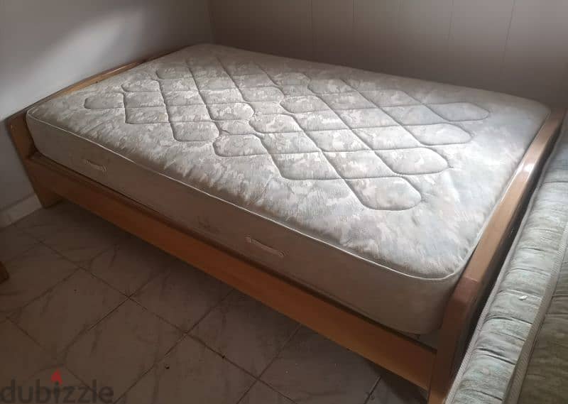 Bed with a Primaflex mattress 1