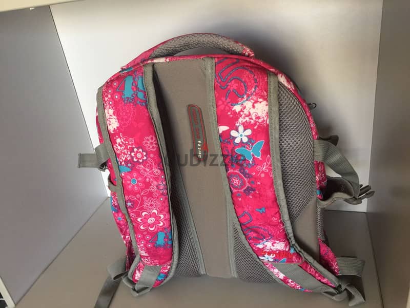 BACKPACK For Girls In Great Condition 1