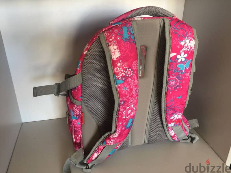 BACKPACK For Girls In Great Condition 2