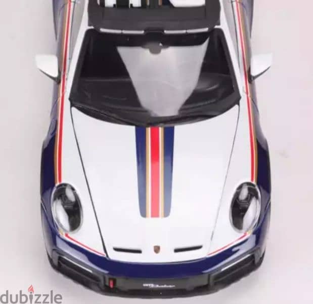 Porsche 911(992) Dakar diecast car model 1:24. 4
