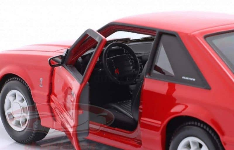 Ford Mustang SVT Cobra '93 diecast car model 1:24 3