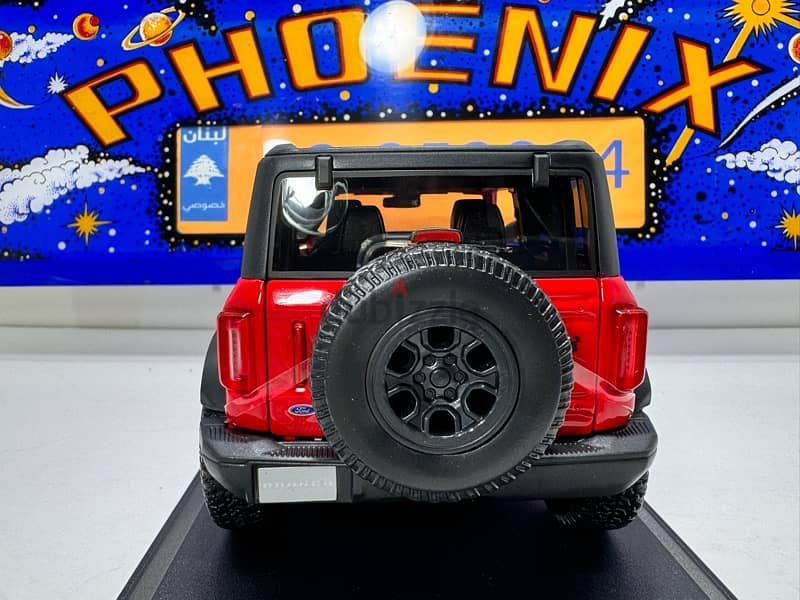 1/18 diecast Ford Bronco Wildtrak Boxed New 3