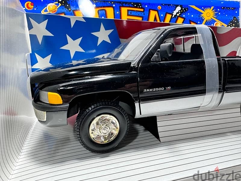 1/18 diecast Dodge RAM 2500 SLT 1995 Full opening 1st Edition ERTL 4