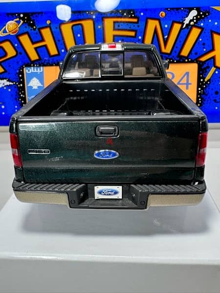 1/18 diecast Ford F150 Lariat 2006 OUT OF PRINT (NEW BOXED) 4