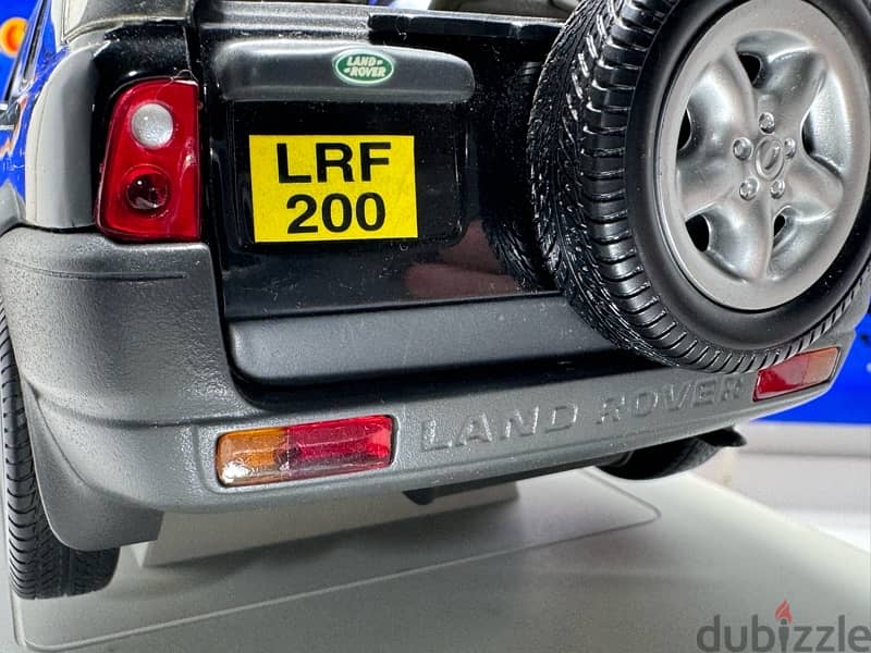 1/18 diecast Land Rover Freelander (OUT OF PRINT) by ERTL 6