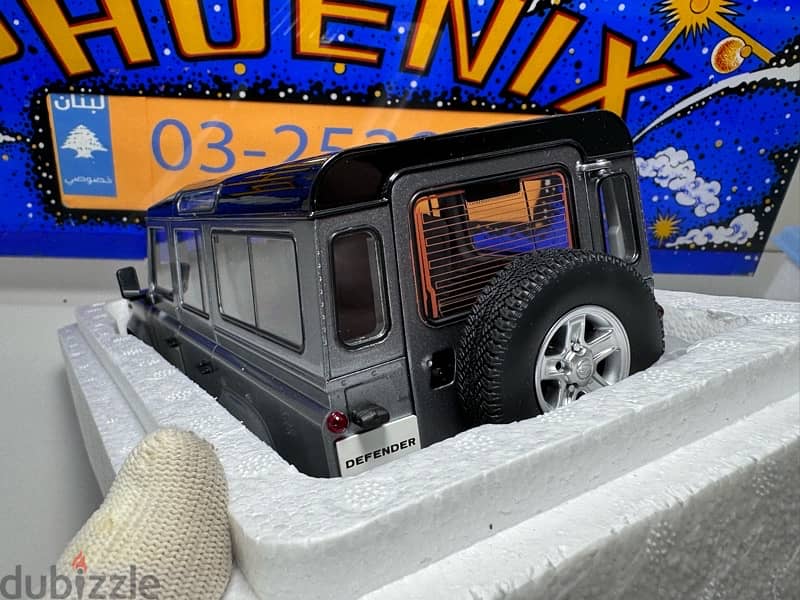 1/18 diecast Land Rover Defender 110 by Century Dragon (RARE LHD) 3