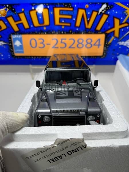 1/18 diecast Land Rover Defender 110 by Century Dragon (RARE LHD) 4