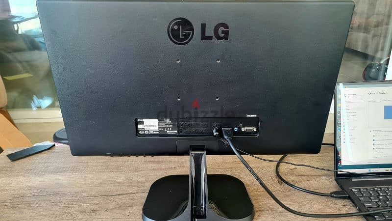 LG Monitor 24" 1