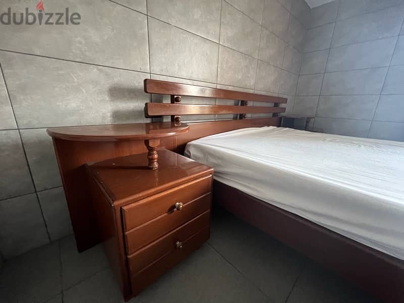 تخت مجوز مع كومود عدد٢-Queen size bed with 2 night stands 2