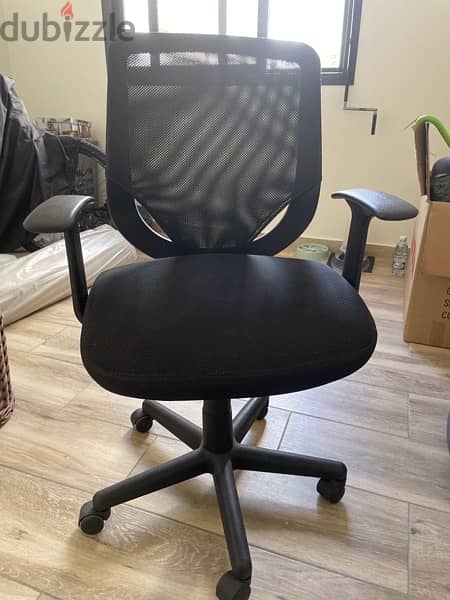 computer/desk chair 1