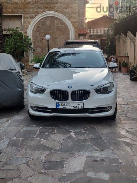 BMW 5-Series 2011 0